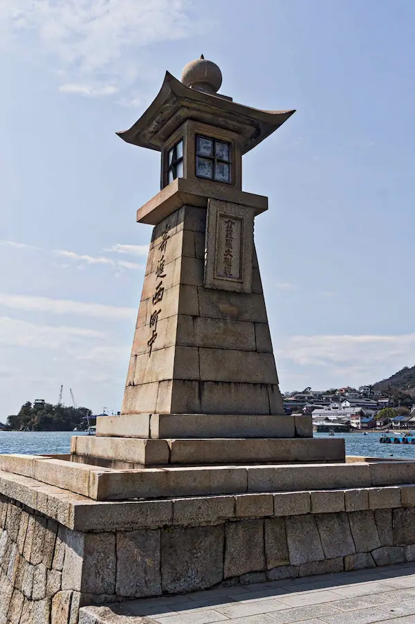 Joyato Stone Lighthouse (1)